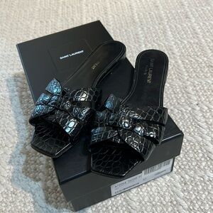 Saint Laurent Tribute Flats